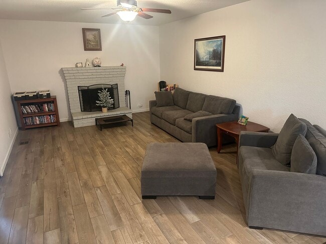 Photo - Beautiful 4 Bedroom Family Home!