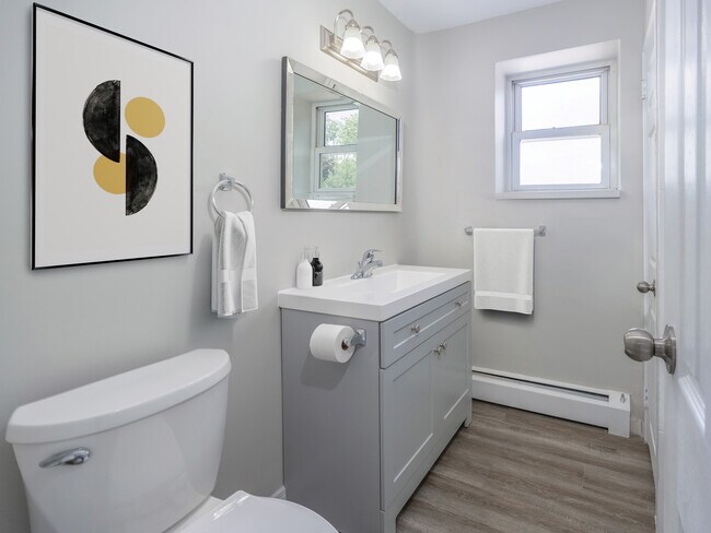 Photo - 388 Dufferin Avenue