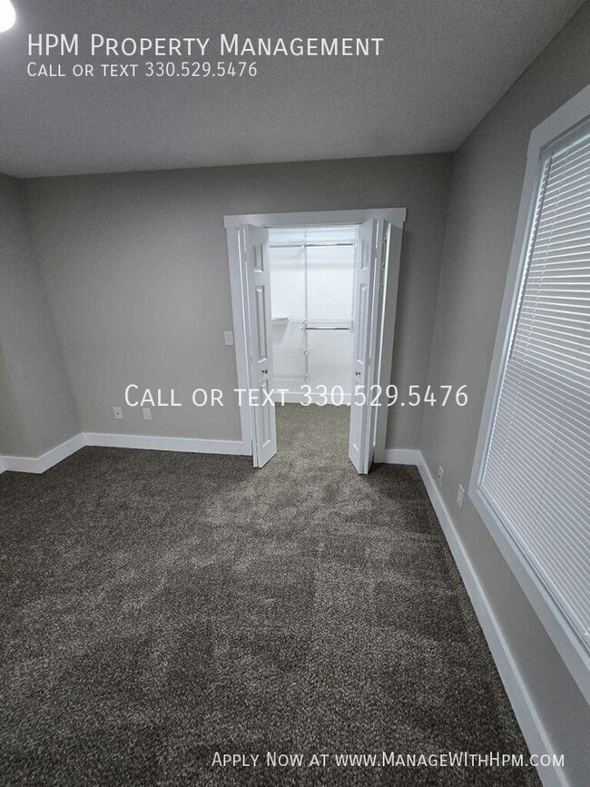 Photo - 2497 Zircon St NE