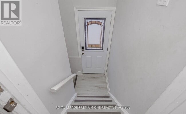 Photo - 2085 Bridge Rd
