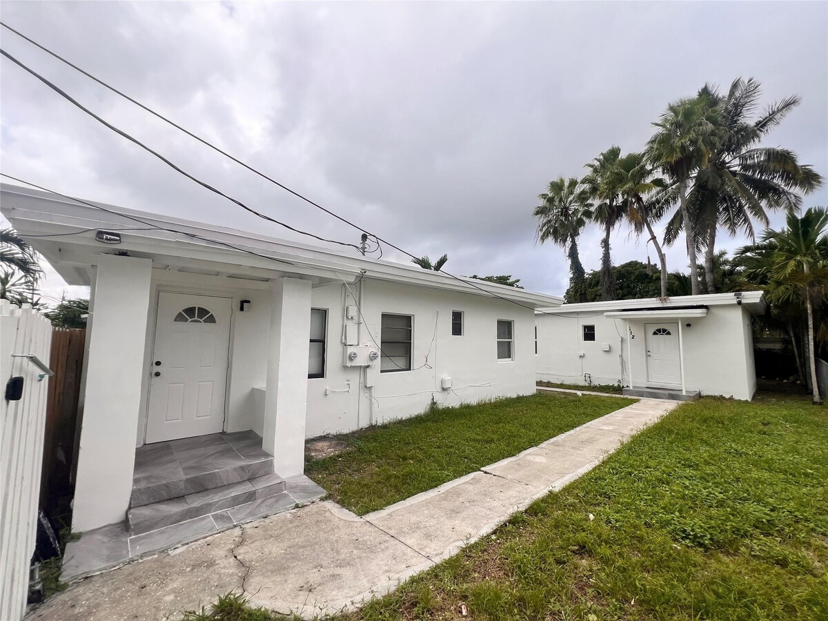 Photo - 612 NW 6th Ct