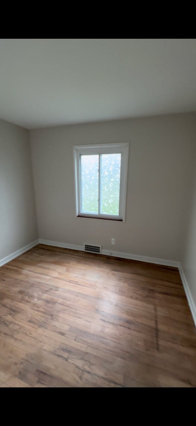 Photo - 806 Barney Ave