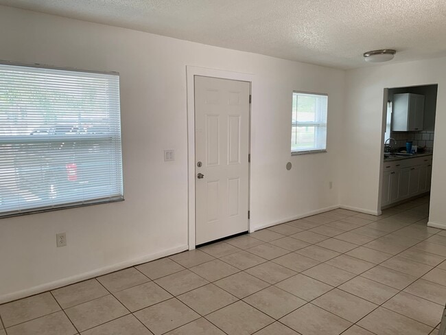 Photo - Vero Beach 2 Bedroom 1 Bath Unit 535-04