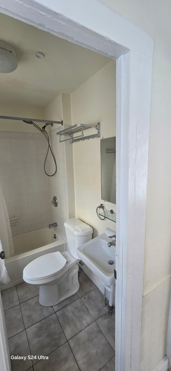 5 Glen Rd Unit 5A 1st floor