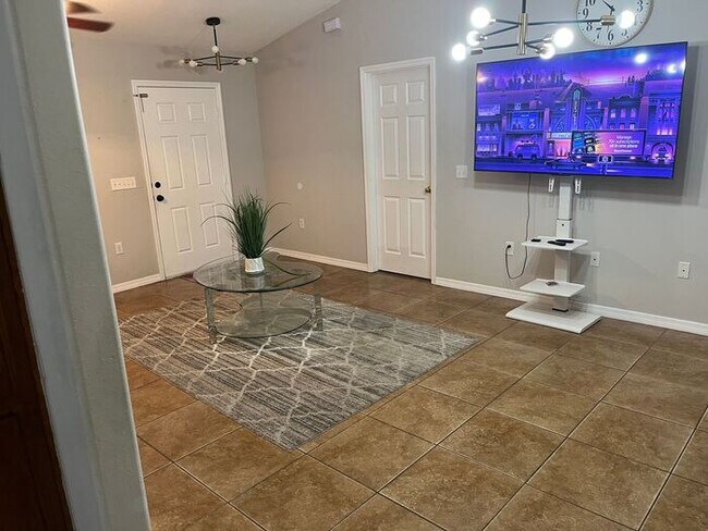 Photo - Welcome to Your Ideal Rental Retreat!