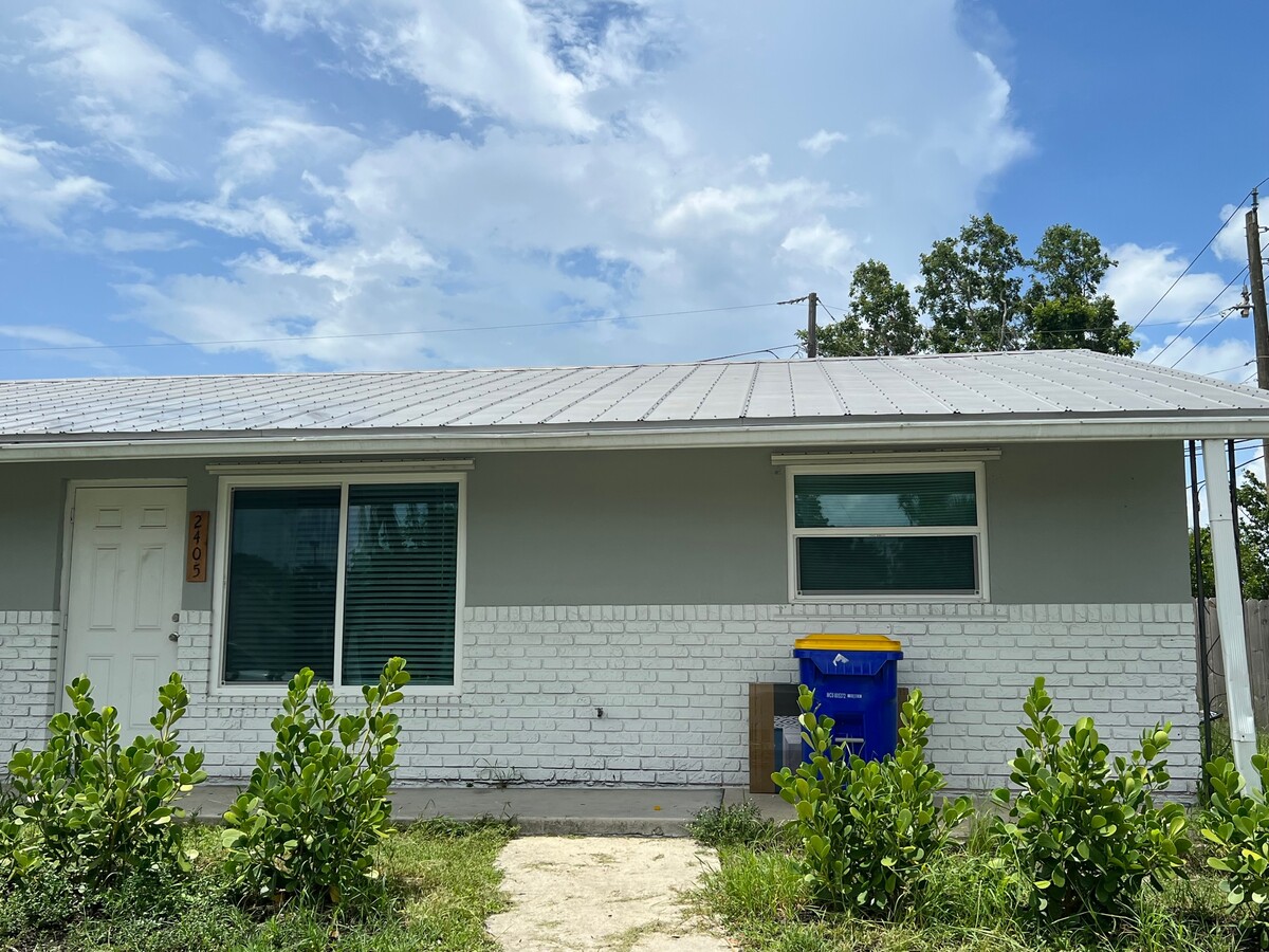 Photo - 2199 NE Rustic Way