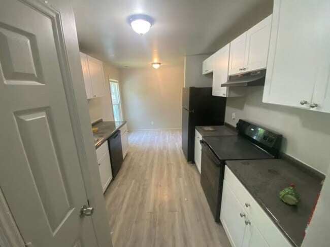 Photo - 3301 Beck St