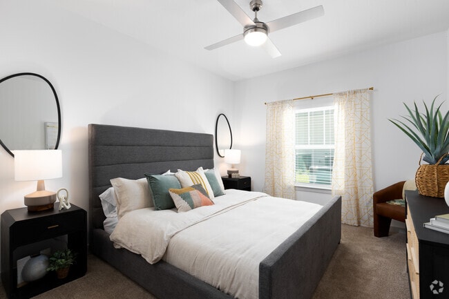 1BR, 1BA - 816SF