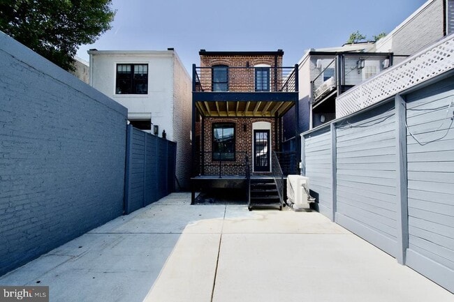 Photo - 1623 Marion St NW