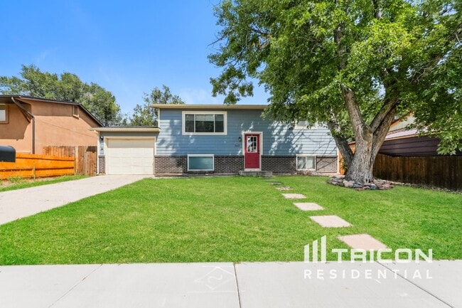 Building Photo - 1567 Southmoor Dr Rental