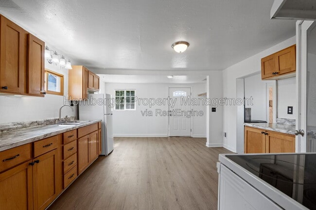 Photo - 1103 E Joseph Ave