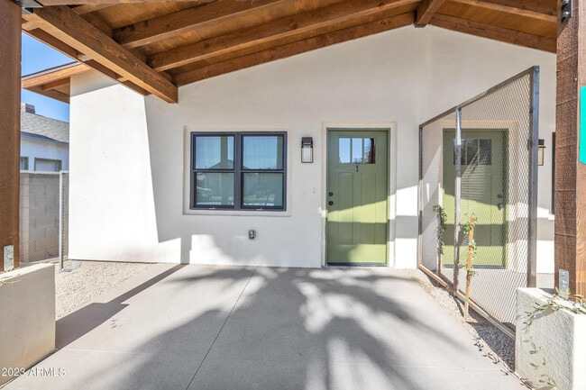 Photo - 1436 E Pierce St