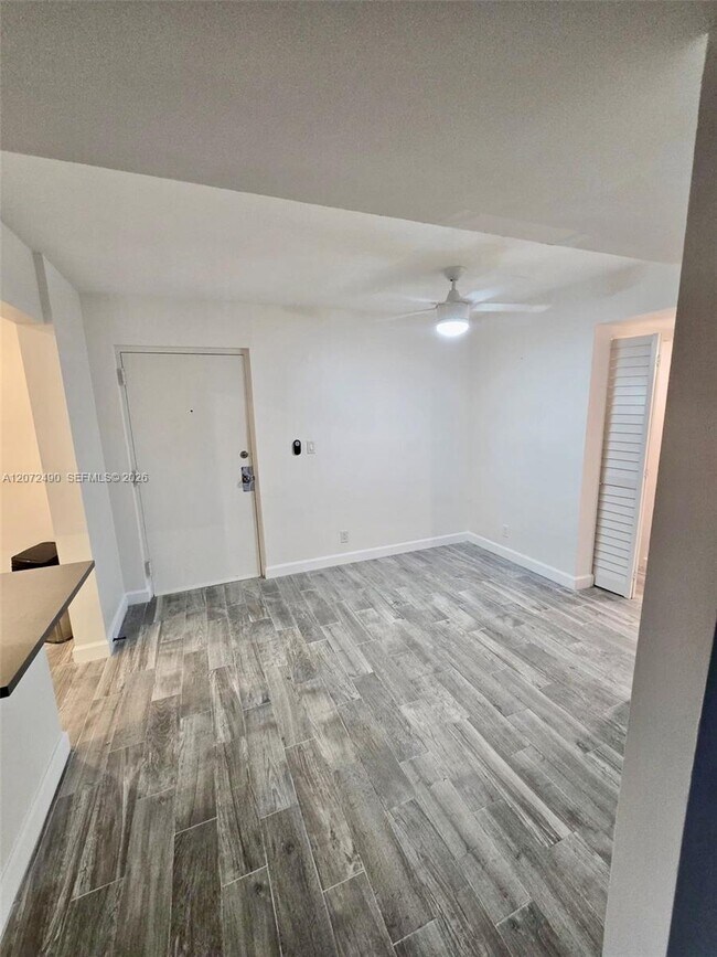 470 NW 20th St