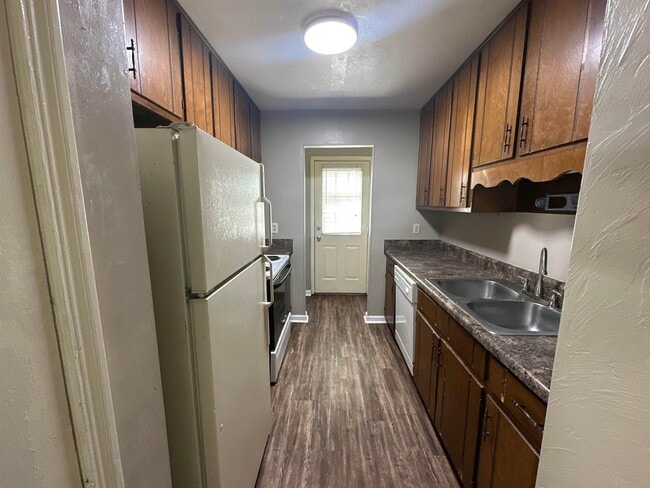 Photo - 1414 Willow Bend Way