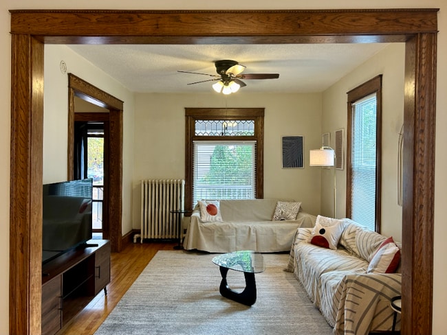Photo - 2704 Aldrich Ave S Unidad 1 (2704)