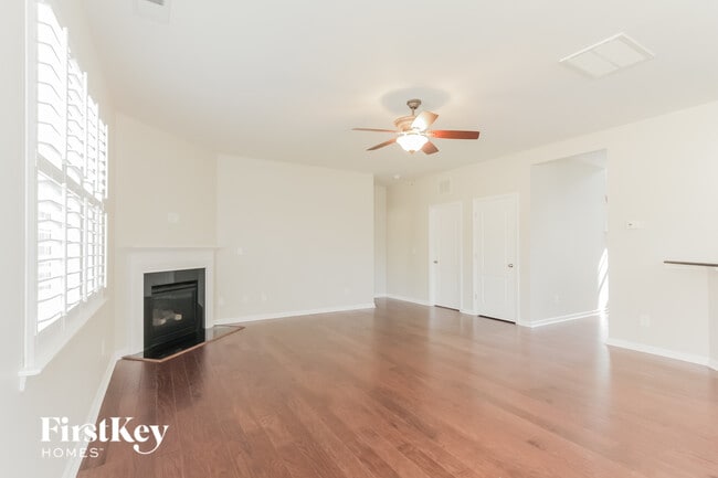 Photo - 1057 McLaren Drive