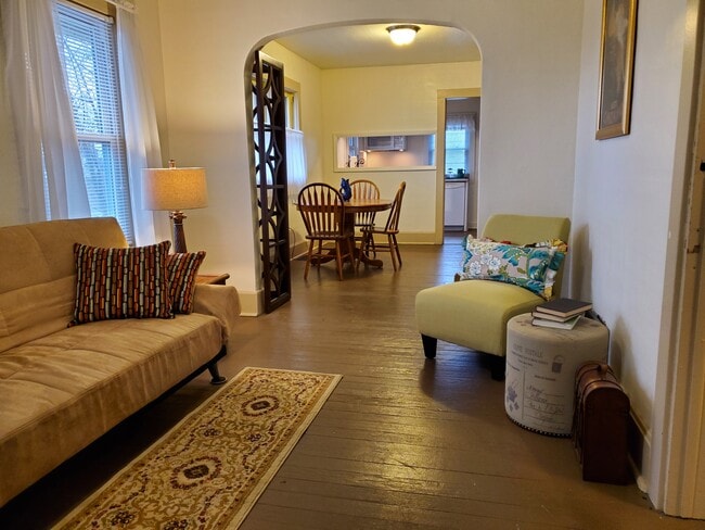 Photo - 1911 Alpha St