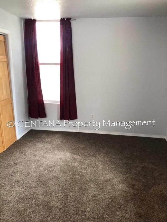 Photo - 1119 W Broadway St Unit Upstairs