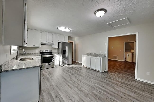 Photo - 4036 Evelyn Dr