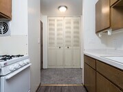 1 Bed / 1 Bath - 700 SF - Kitchen