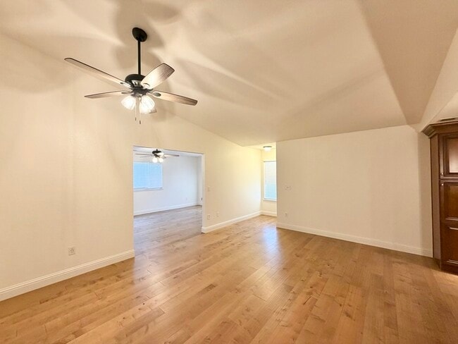 Beautifully updated 3 bedroom 2 bathroom duplex in Carmichael!