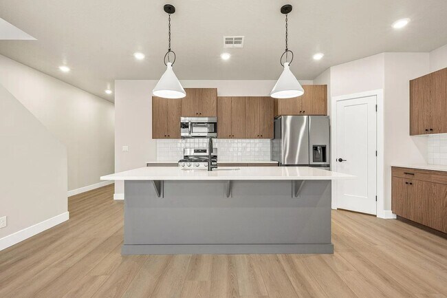 Photo - Beautiful 3 bedroom townhome-Cat friendly!