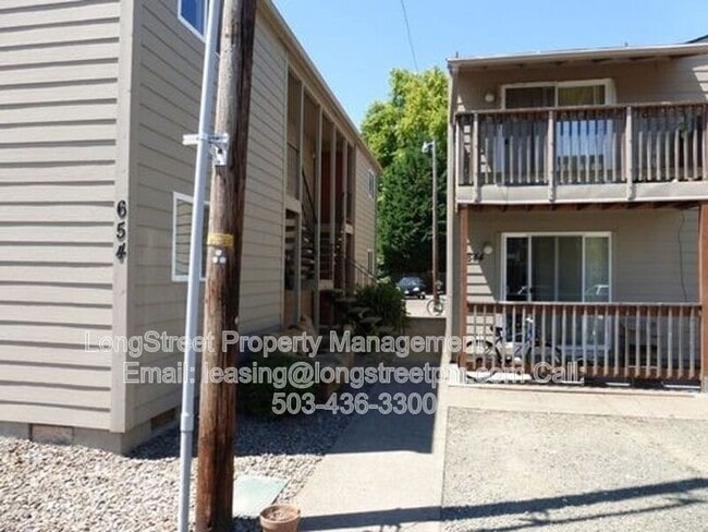 Photo - 644 SW 7th St