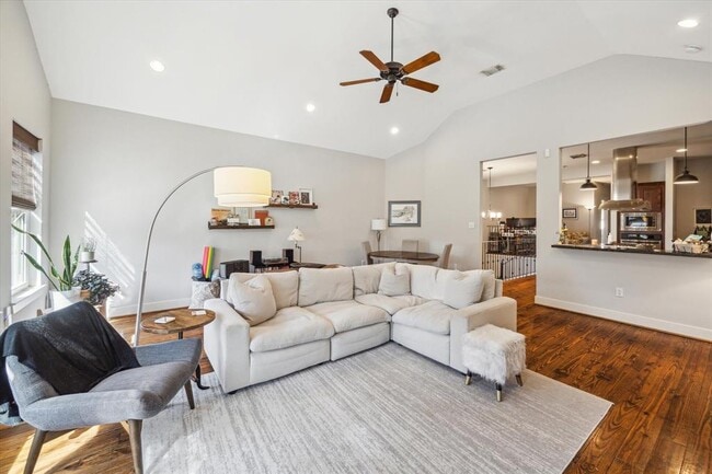 Photo - 420 W Saulnier St Condo