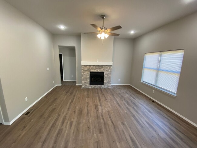 Photo - Great spacious home in Willard