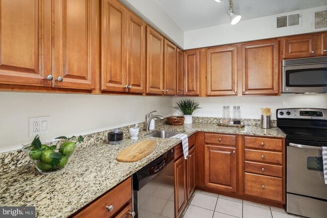 Photo - 1420 Locust St Unit 11D