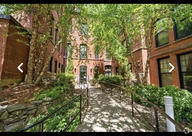 Building Photo - 28 Adams St Unit 207 Rental