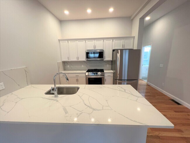 Photo - 126 Cross St