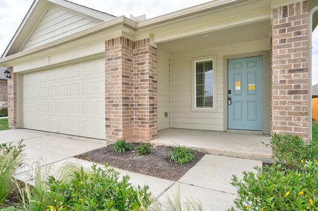 Photo - "Charming 3-Bedroom Oasis on Roanwood Drive with 2 Full Baths – Your Spacious Retreat Awaits in S...