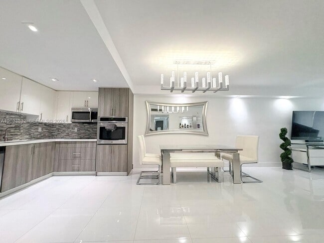 Photo - 19380 Collins Ave Unit 827