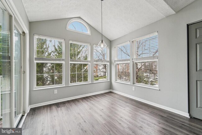 Photo - 2444 Blue Spring Ct Unit 303