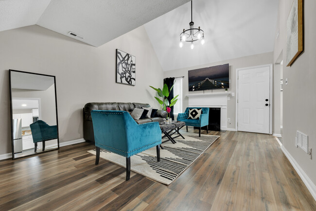 Building Photo - 7997 Woodlake Dr Rental