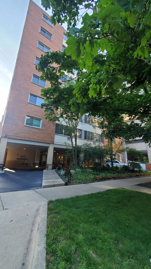 Building Photo - 1516 Hinman Ave Unit 308