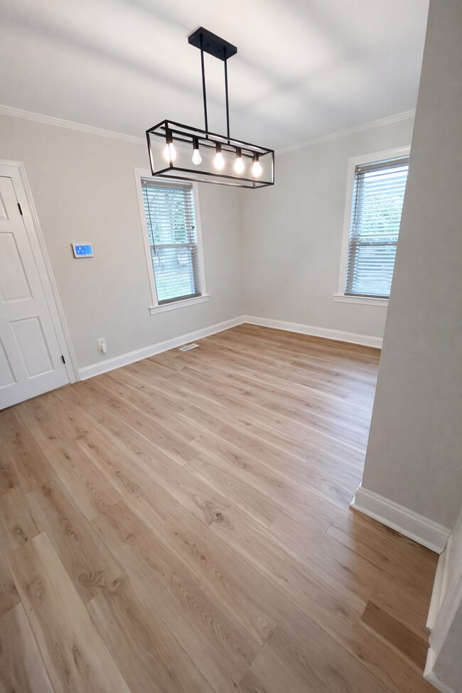 Photo - 3307 Monroe St