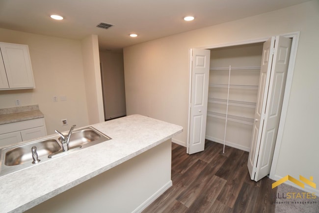 Photo - 15932 SW 34th Court Rd