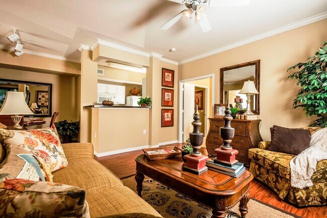 Photo - Experience the Difference of High-End Living! Unidad BDW