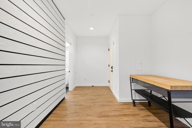 Photo - 57 N St NW Unidad 302