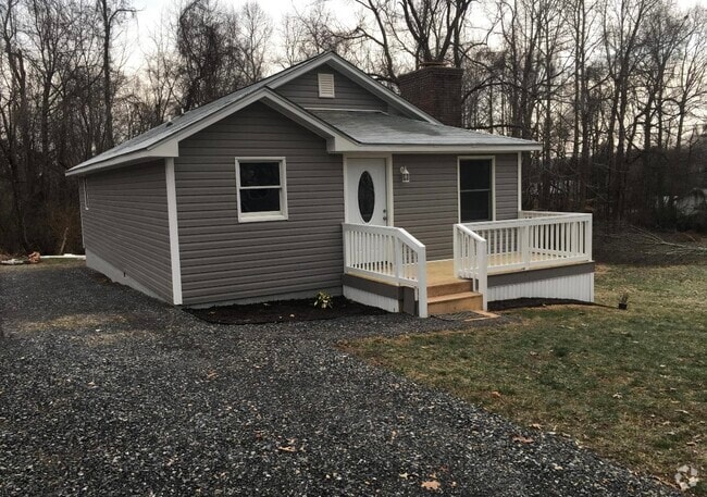 Building Photo - 1904 Triangle Rd Rental