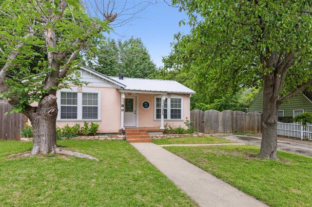 Photo - 1424 Knight St