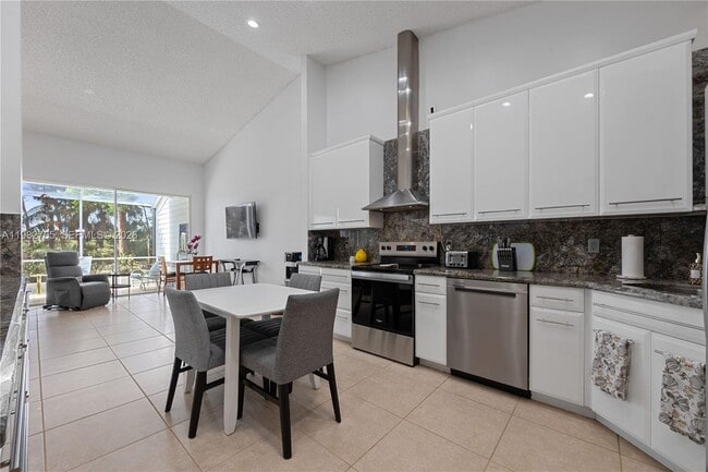 Photo - 8962 SE Riverfront Terrace