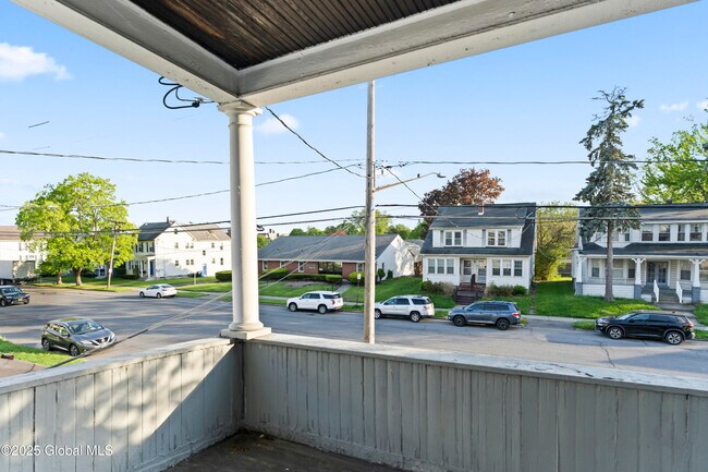 831 Washington Ave Unit 2