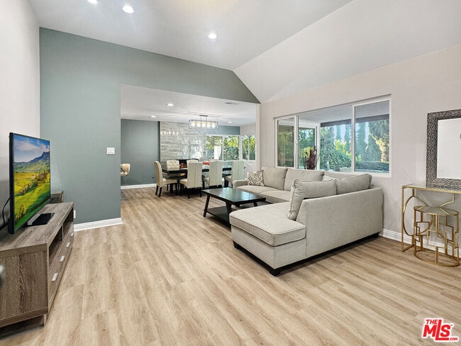15701 Royal Ridge Rd