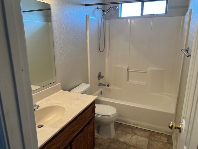 Photo - 2517 Schwald Rd