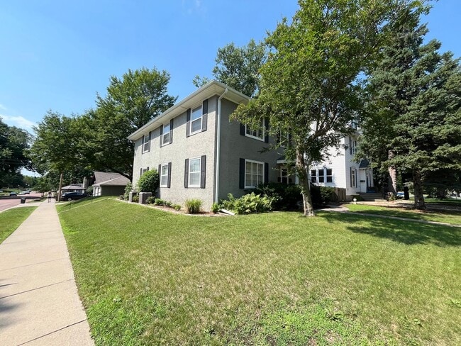 Photo - 2 Bed/1 Bath Apartment Overlooking McKennan Park!