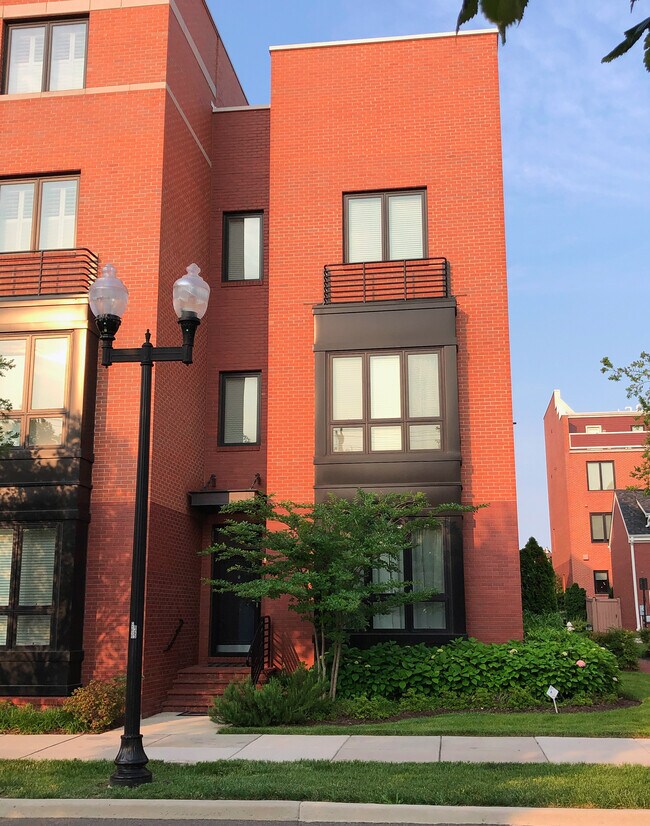 Photo - 2103 Richmond Hwy