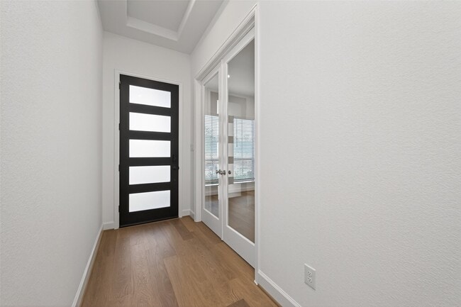 Photo - 319 Silver Sage St